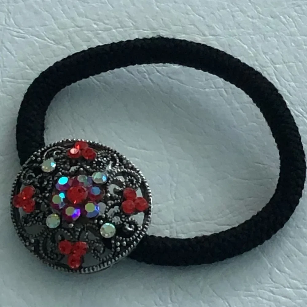 RHINESTONE AND METAL ELASTIC PONYTAIL HOLDER